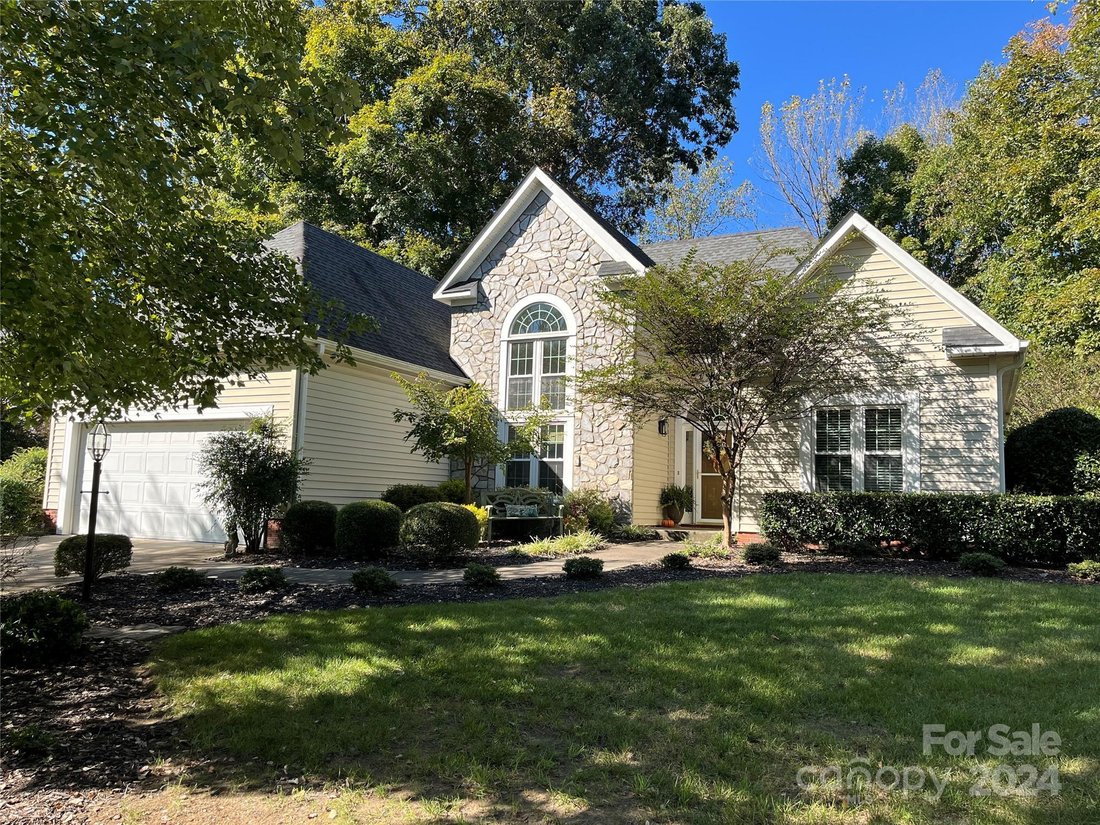 6814 Bevington Brook In Charlotte, North Carolina, United States For
