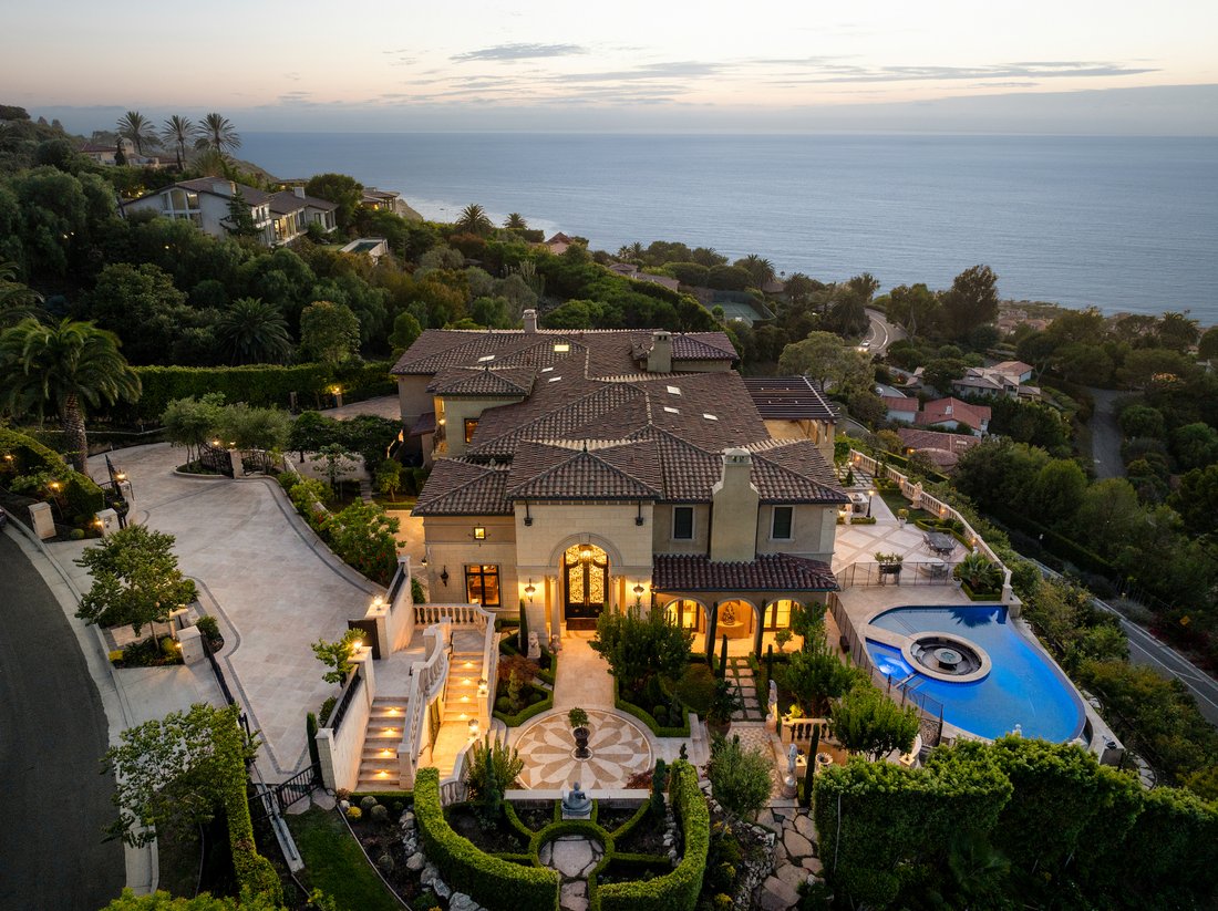 Seaside Work Of Art In Rolling Hills Estates, California, United States