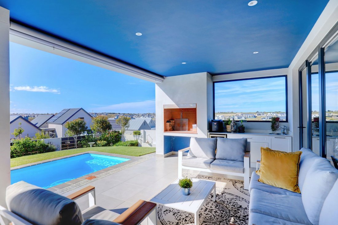 Modern Family Home In Western Cape, South Africa For Sale
