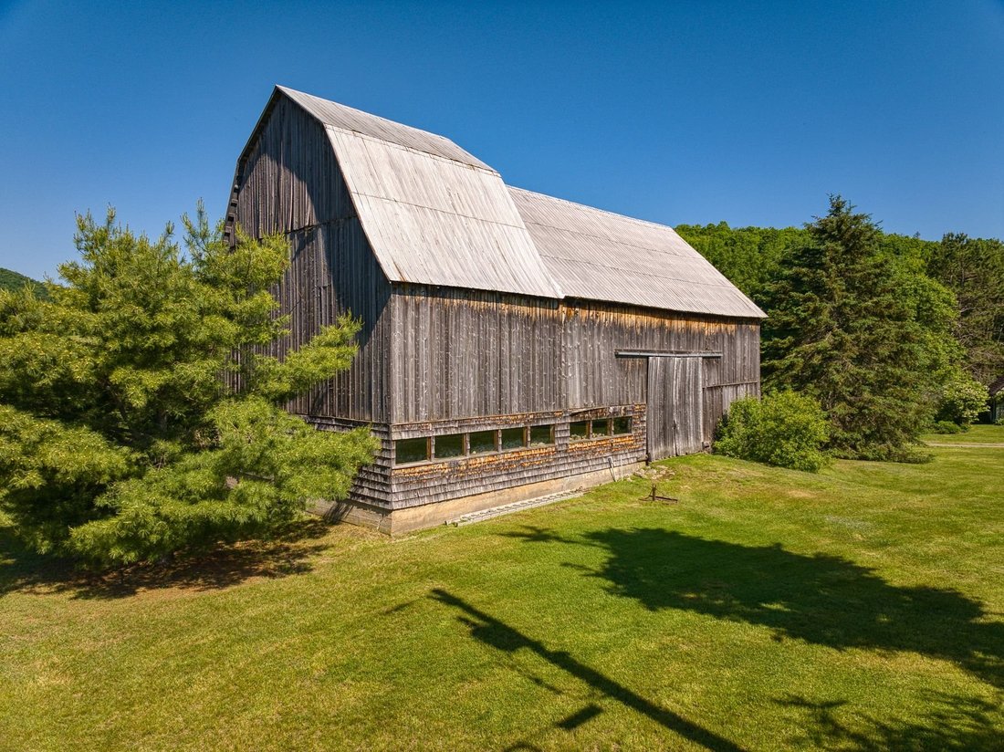 Huberdeau, Qubec In Gray Valley, Quebec, Canada For Sale (14838418)