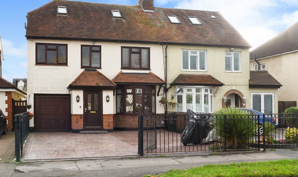 1,517 Sqft Semi Detached House, In Great Baddow, England, United Kingdom For Sale (14836803)