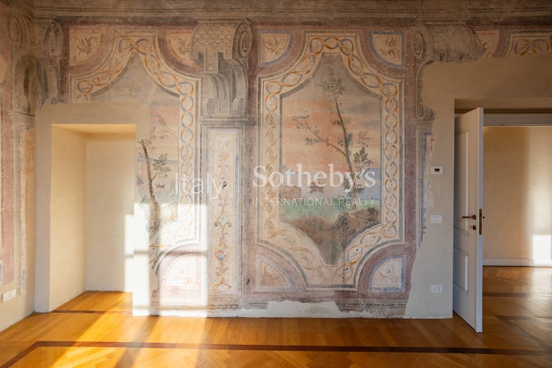 Cosy Historical Residence From The 1400s In Arona, Piedmont, Italy For