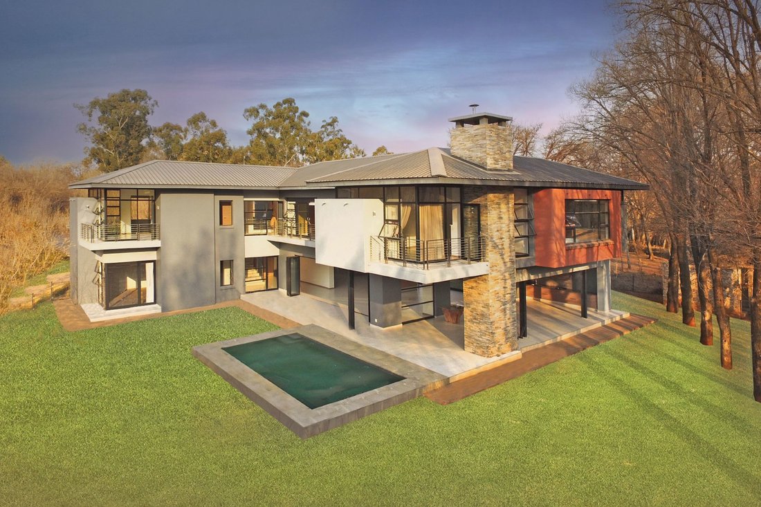 Modern Sanctuary On The Crocodile River In Centurion, Gauteng, South