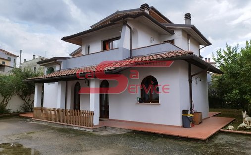 Casa di campagna a Massa e Cozzile, Toscana, Italia 1