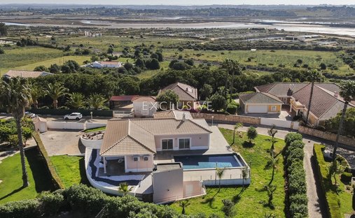 Villa in Mexilhoeira Grande, Algarve, Portugal 1