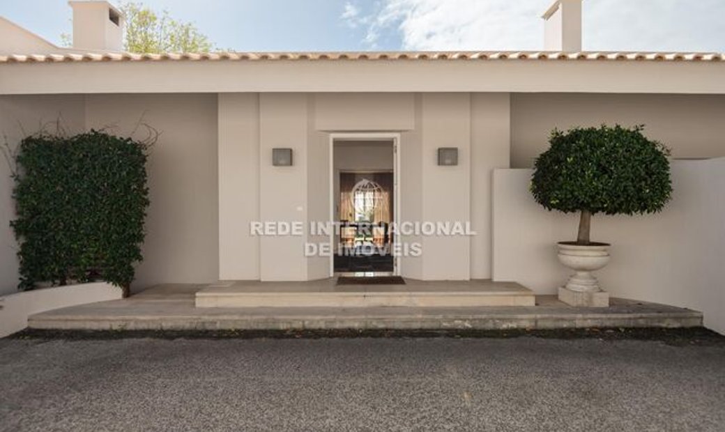 Family 5 Bedroom Villa, With A Timeless In Estoril, Lisbon, Portugal