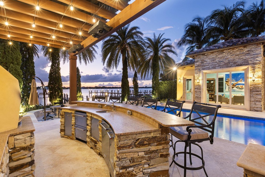 Stunning Waterfront Tuscan Inspired Estate In Lantana, Florida, United States For Sale (14834506)