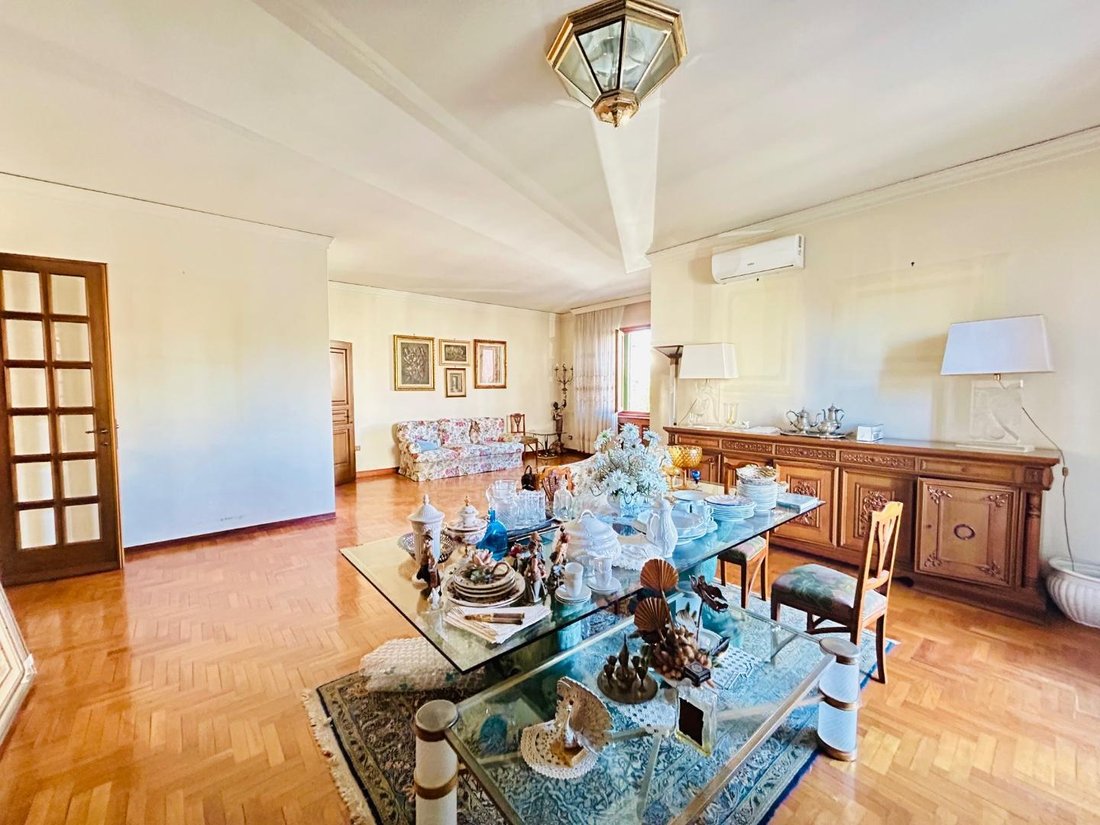 Villa in Hospital Zone, Empoli, Tuscany 1 - 14841625