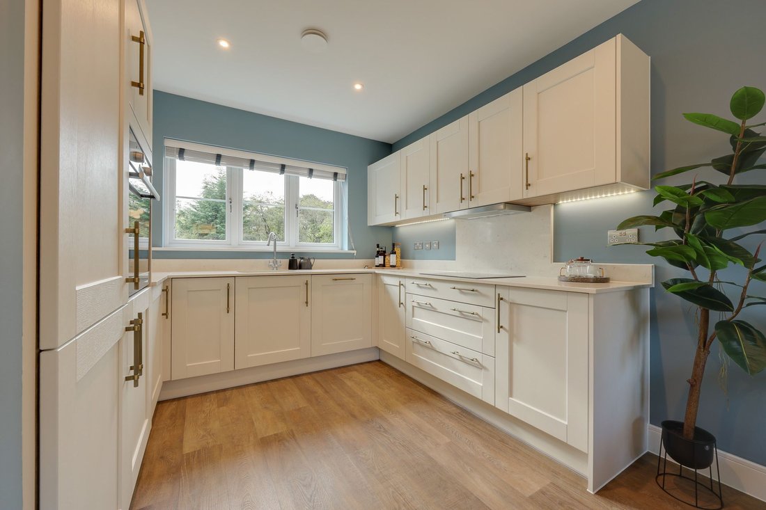 House Burgess Hill In Burgess Hill, England, United Kingdom For Sale