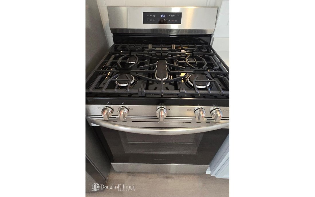 Rental Queens In New York, New York, United States For Rent (14838129)