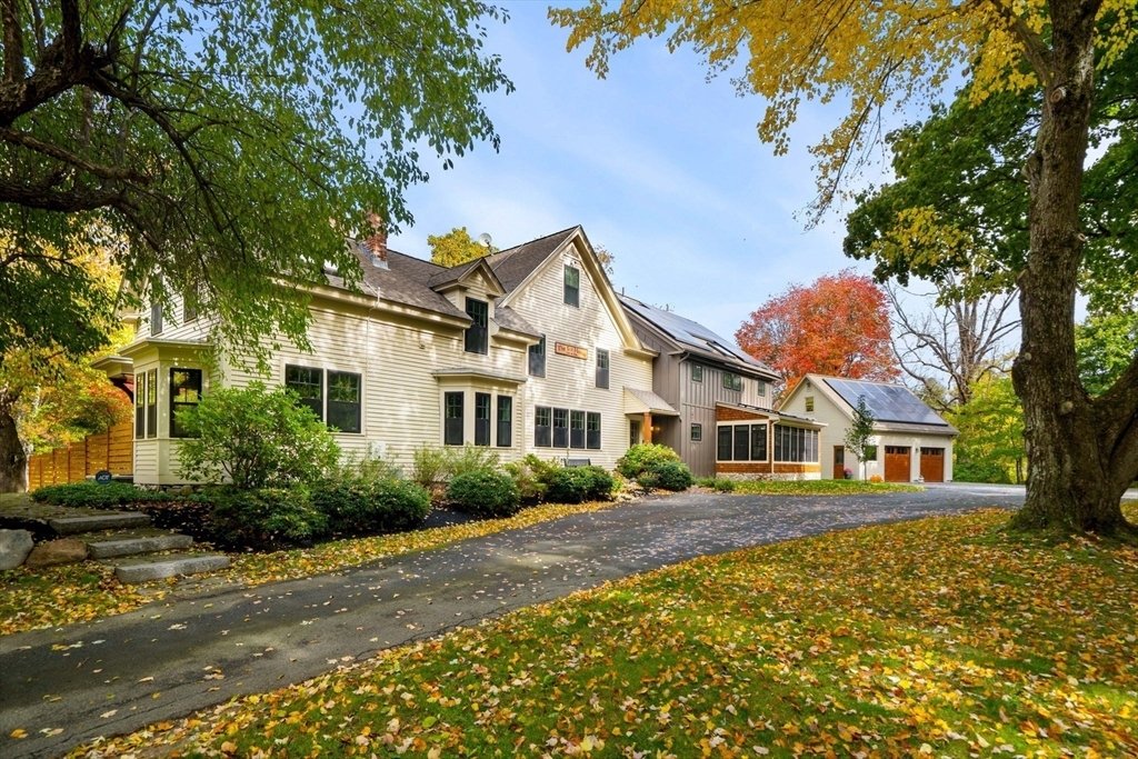Captivating Circa 1862 Farmhouse In Andover, Massachusetts, United