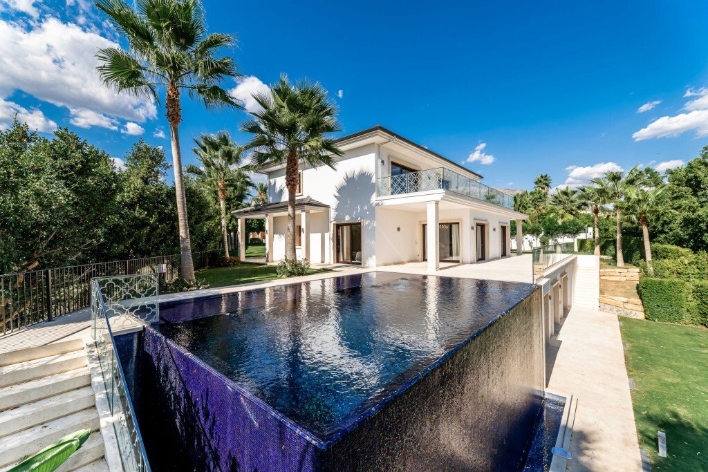 Villa in Puerto Banus, Marbella, Spain 1 - 14842720