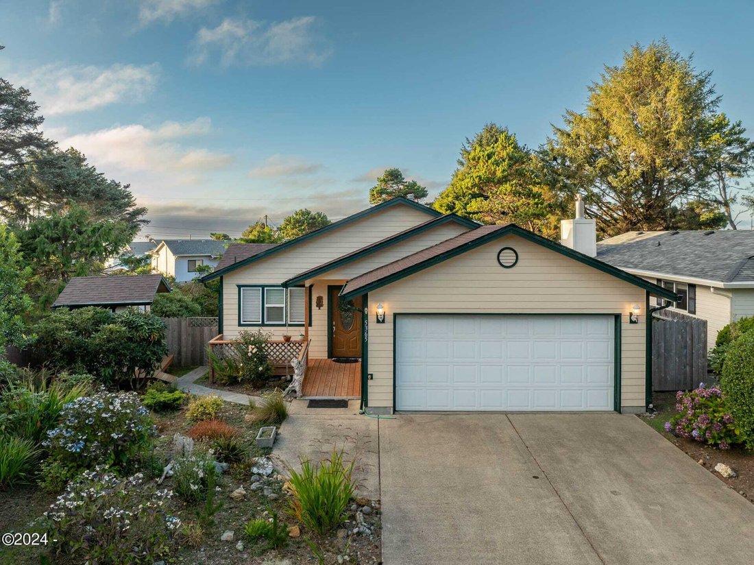 5365 La Fiesta Way Lincoln City, Or In Lincoln City, Oregon, United