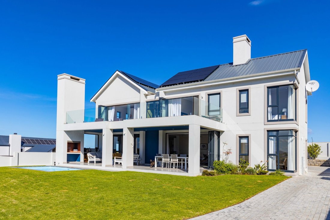 Modern Family Home In Western Cape, South Africa For Sale