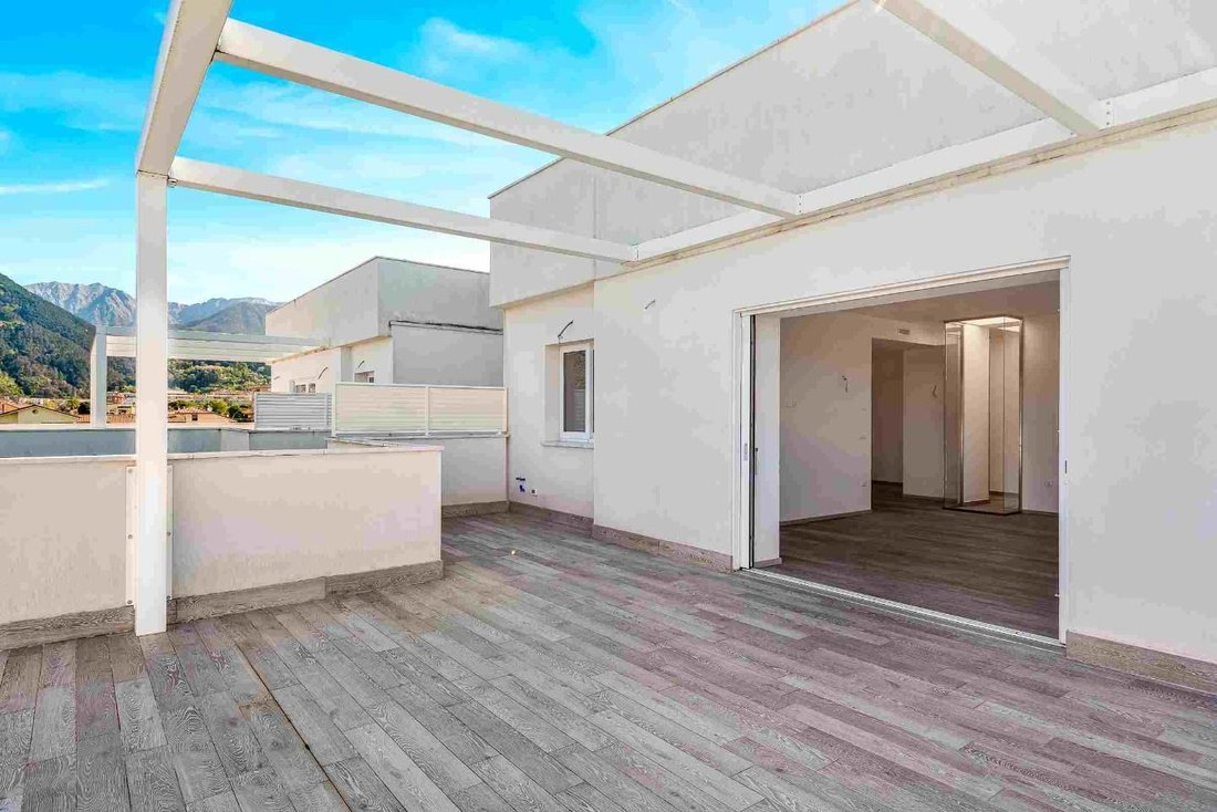 Penthouse in Center, Massa, Italy 3 - 14833821