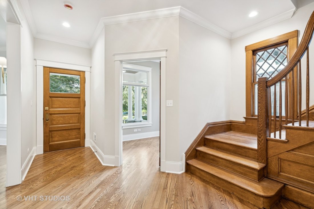 Beautifully Restored 1890s Victorian Home In Evanston, Illinois, United