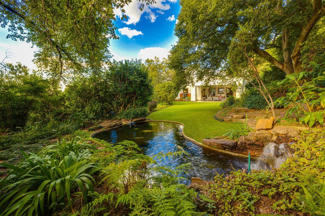 Glorious Villa With Magical Views Over In Johannesburg, Gauteng, South