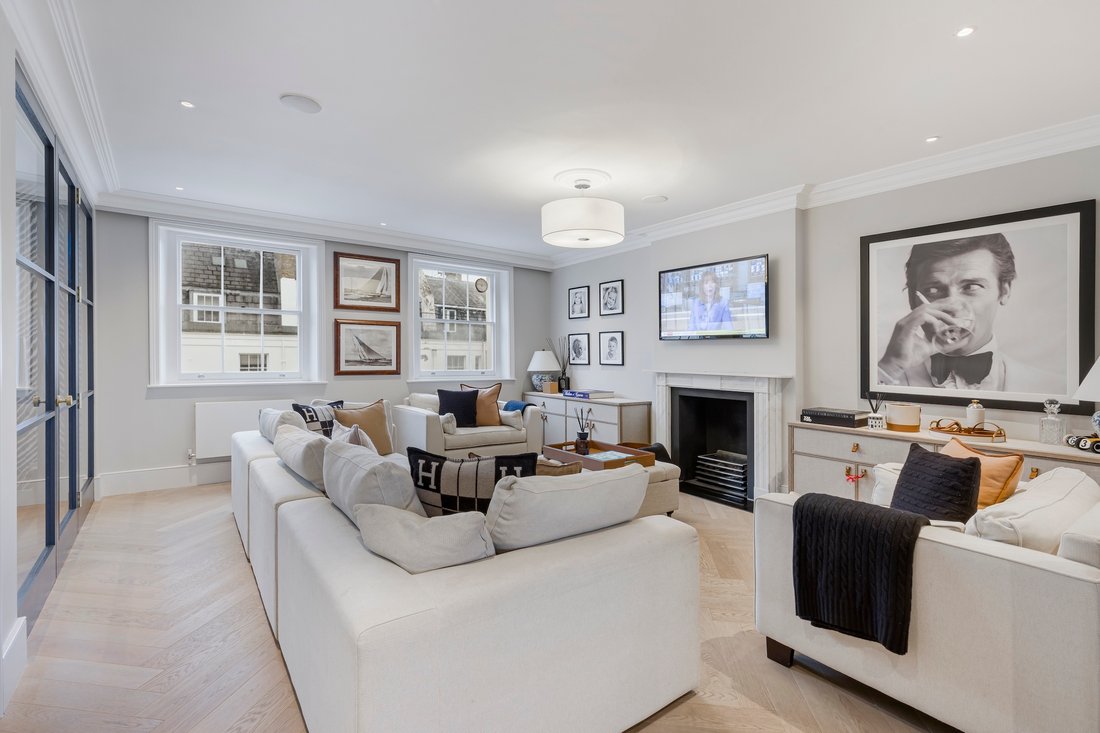 Charming Triplex In Belgravia In London, England, United Kingdom For ...