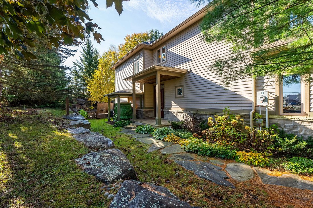 Port Carling Townhouse In Port Carling, Ontario, Canada For Sale (14835941)