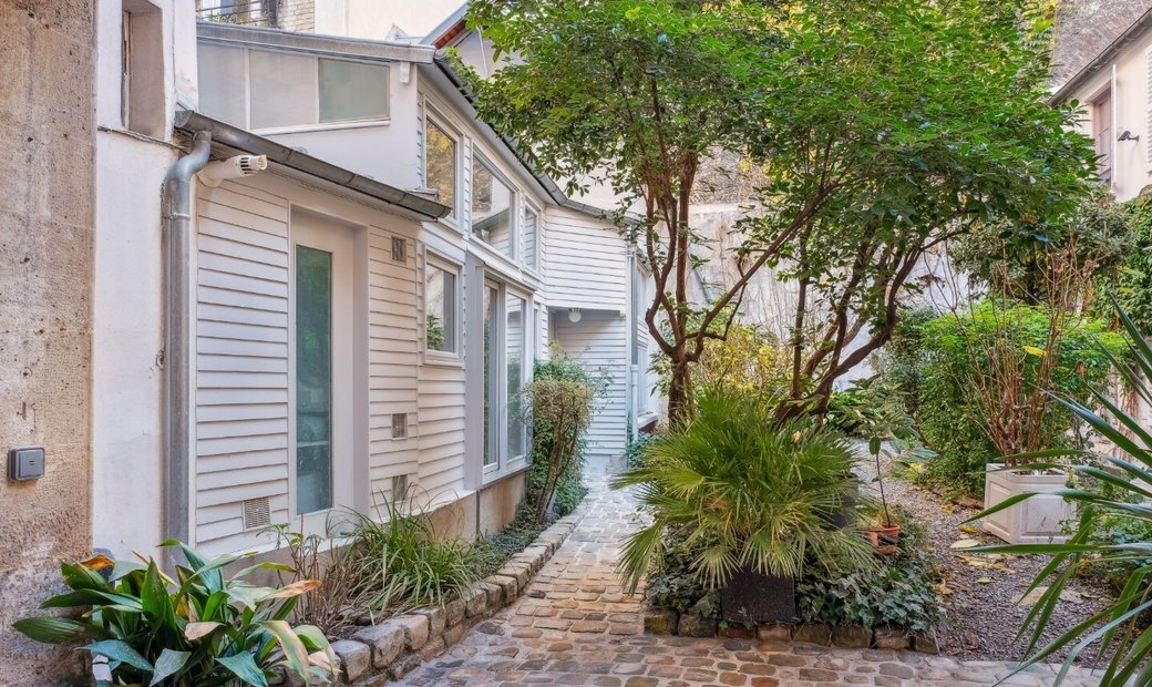 Townhouse In The Heart Of Saint Germain Des In Paris, île De France