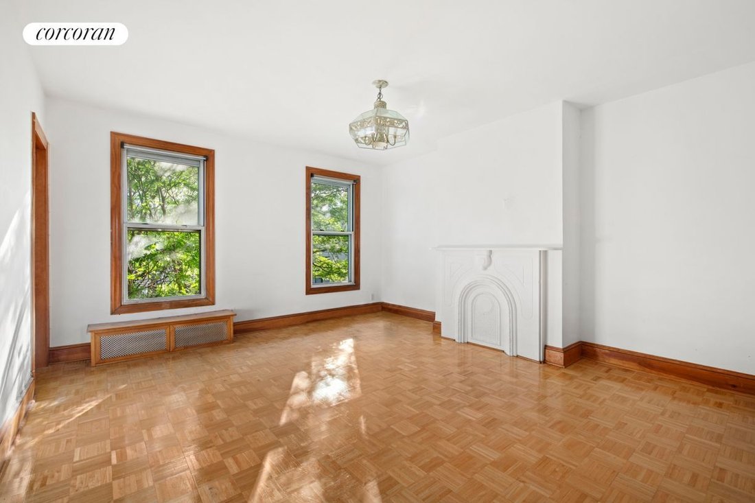 596 Leonard Street, Brooklyn, Ny 11222 In New York, New York, United