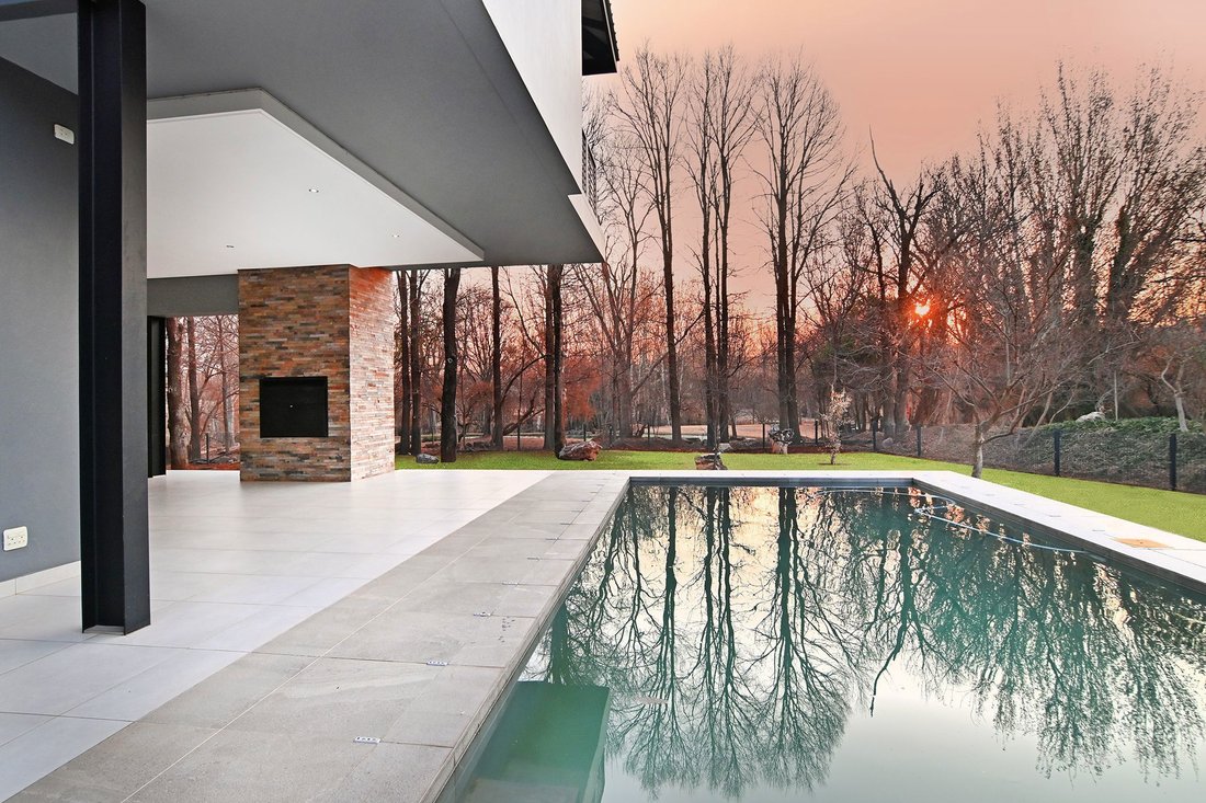 Modern Sanctuary On The Crocodile River In Centurion, Gauteng, South