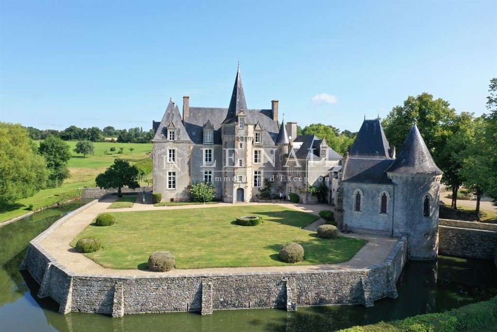Magnificent 15th And 19th C. In Fresnay Sur Sarthe, Pays De La Loire