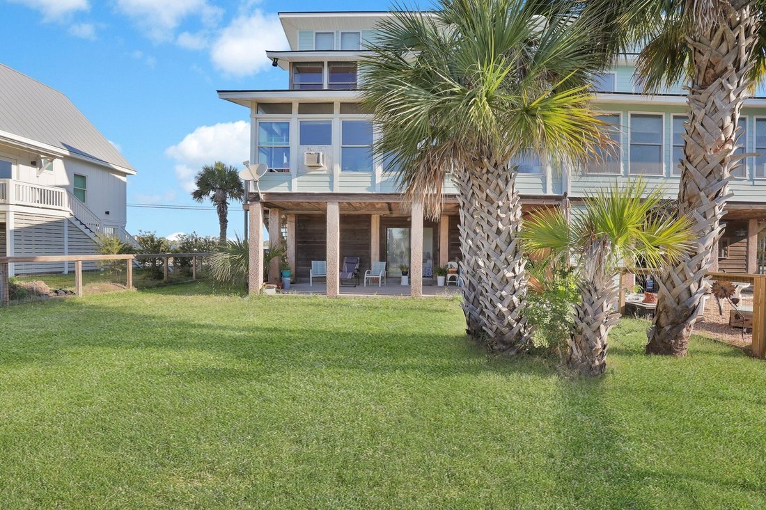 Beautiful Porch Views Of Marsh & Creek In Tybee Island, United
