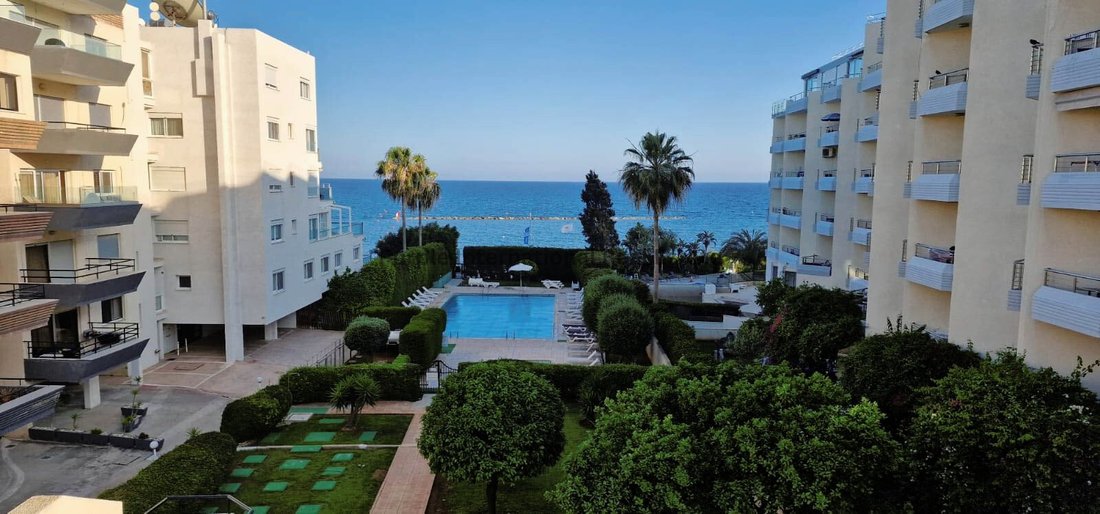 Apartment in Germasogeia, Limassol, Cyprus 1 - 14842813