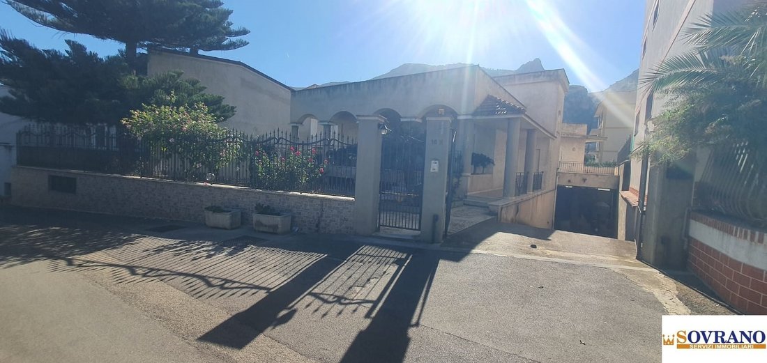 Bonagia Villa Unifamiliare Con Ampi Spazi E Terrazze In Palermo