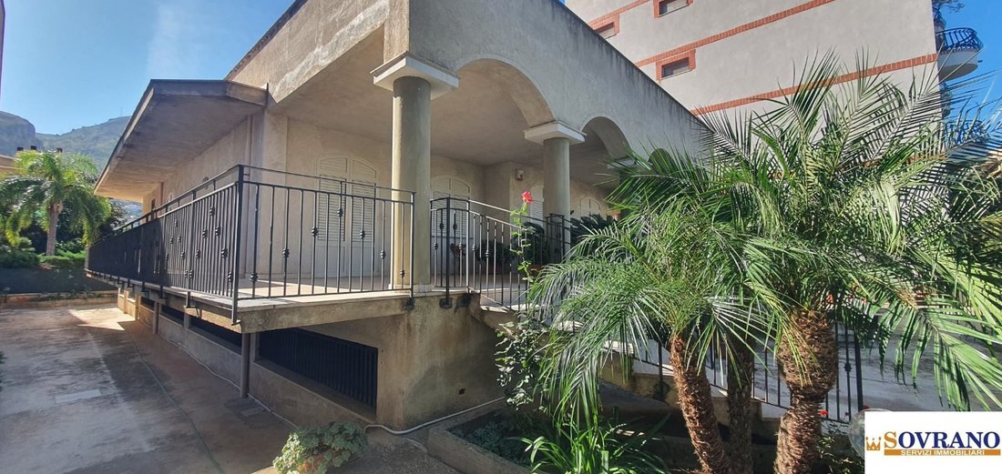 Bonagia Villa Unifamiliare Con Ampi Spazi E Terrazze In Palermo