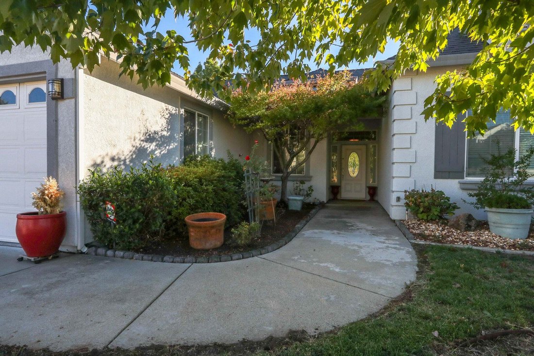 3 Bedrooms Single Family Detached In Redding, California, United States