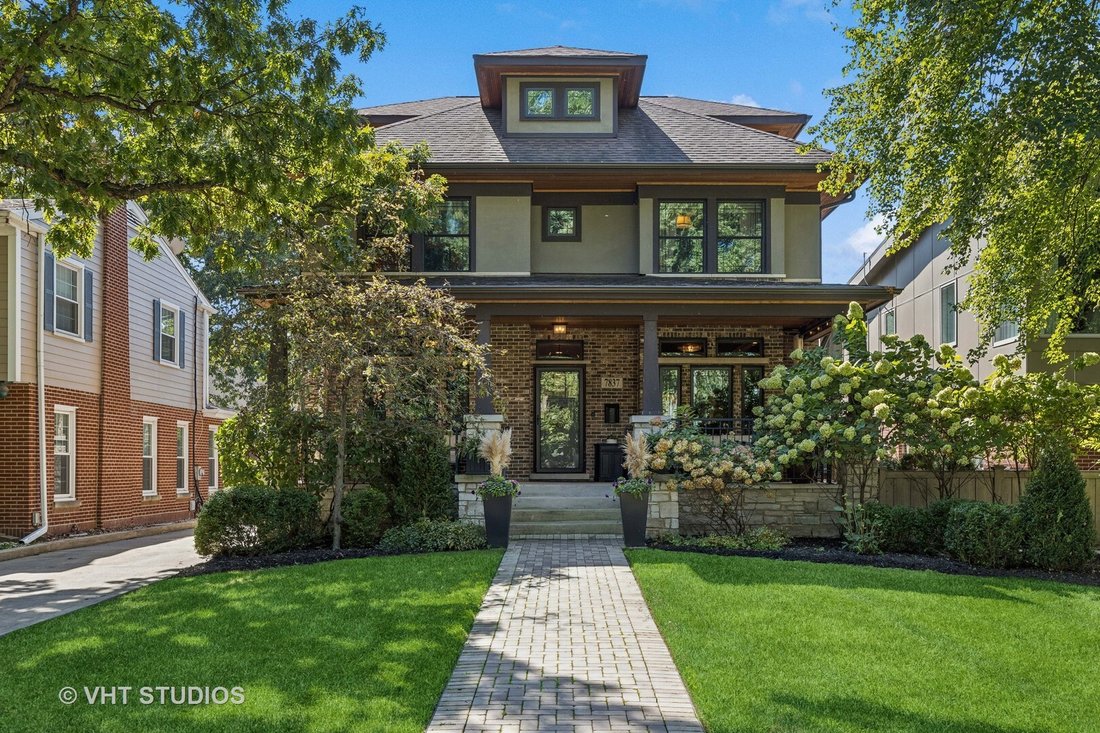 Spectacular Living Inside And Out In River Forest, Illinois, United
