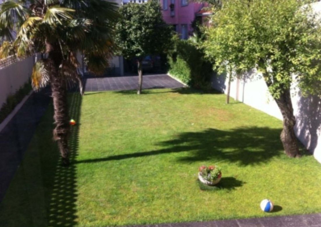 T7 House In Constituição, Porto. In Porto, Porto District, Portugal For