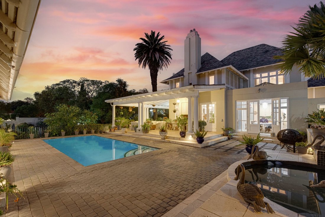 Large Family Home With Downstairs In Johannesburg, Gauteng, South