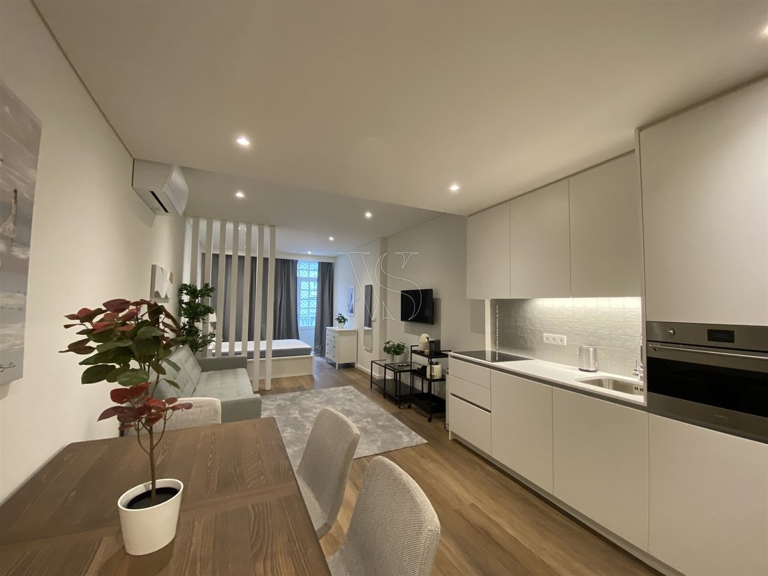 Apartment in Cedofeita, Santo Ildefonso, Se, Miragaia, Sao Nicolau e Vitoria, Porto District, Portugal 1 - 12120706