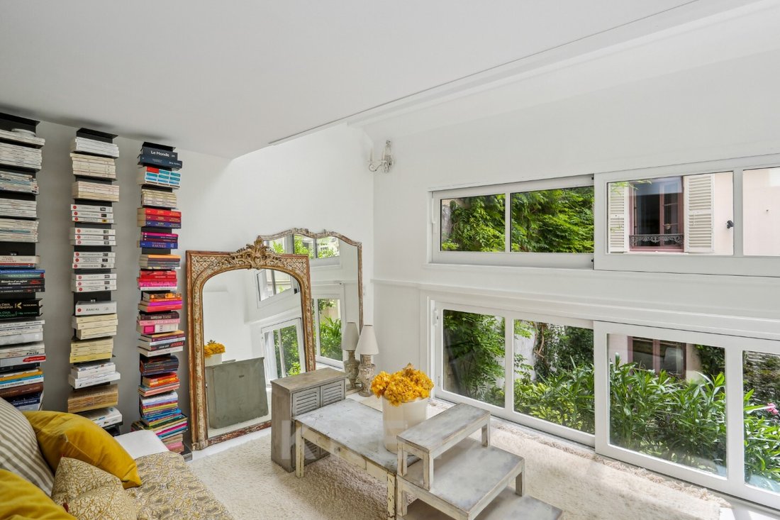 Townhouse In The Heart Of Saint Germain Des In Paris, île De France