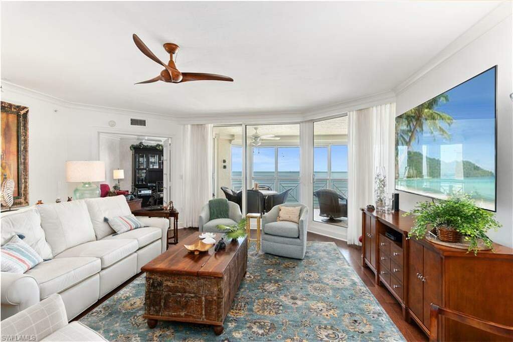 Beautiful Beachfront Unit With Spectacular In Naples, Florida, United