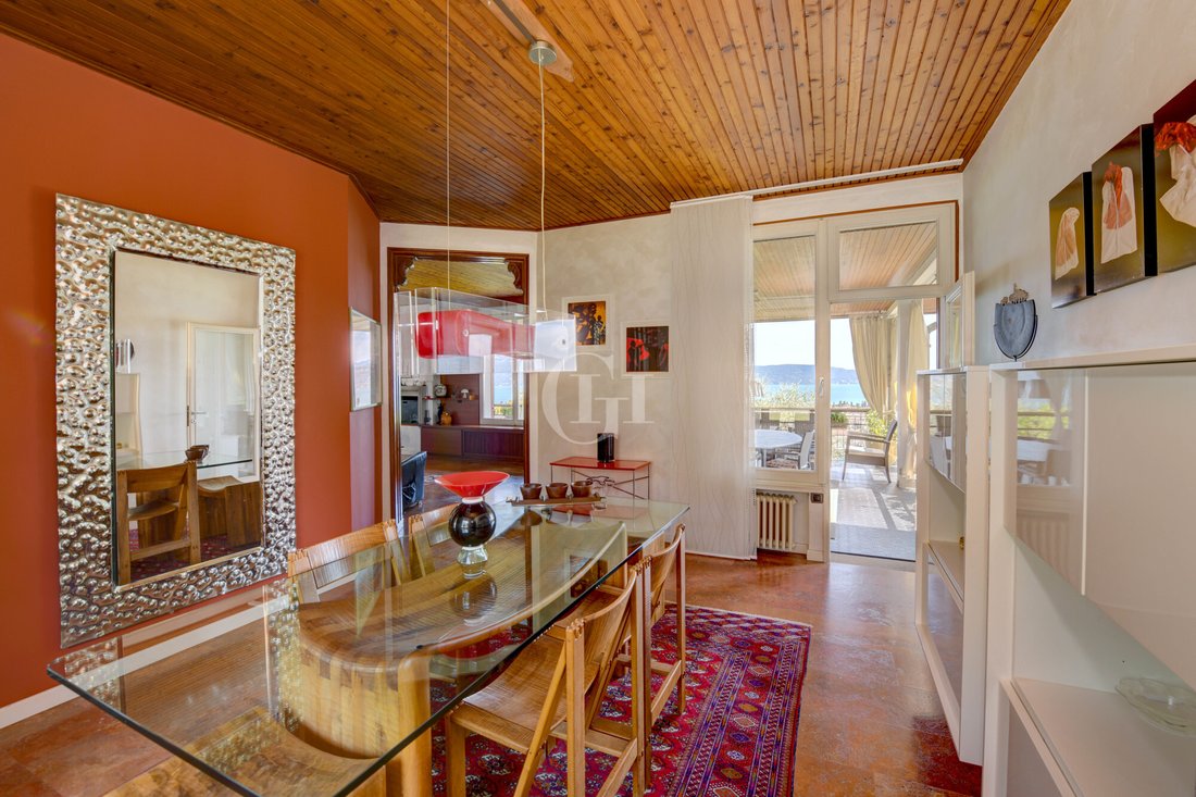 Wonderful Stately Villa With Lake View, In Vecchia Provinciale