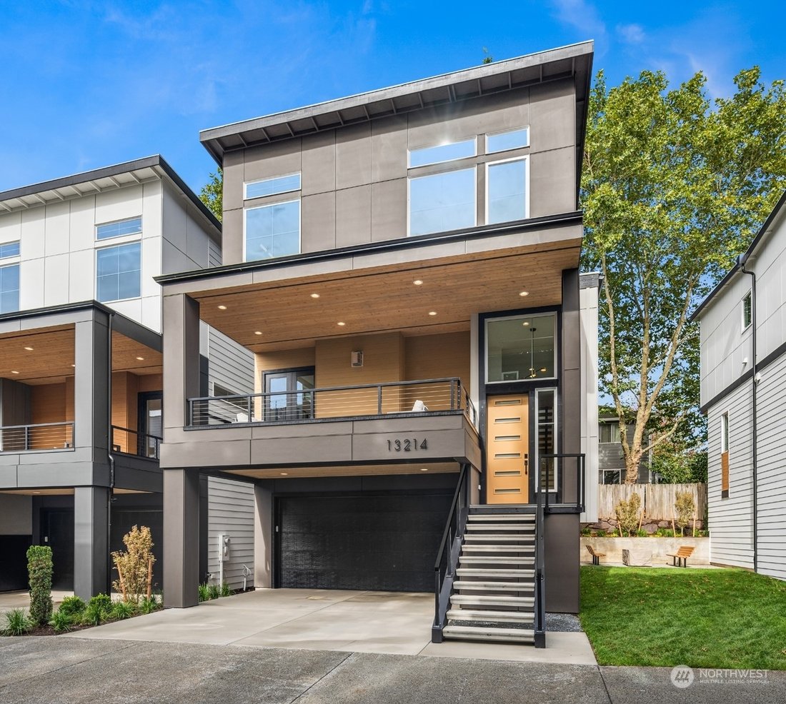 Home In Sunnyvale Heights In Kirkland, Washington, United