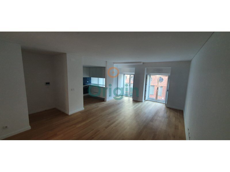 2 Bedroom Apartment To Debut With Parking. With In Lisbon, Lisbon ...