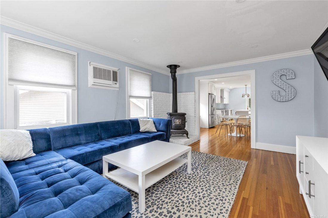 House Huntington In Halesite, New York, United States For Sale (14840332)