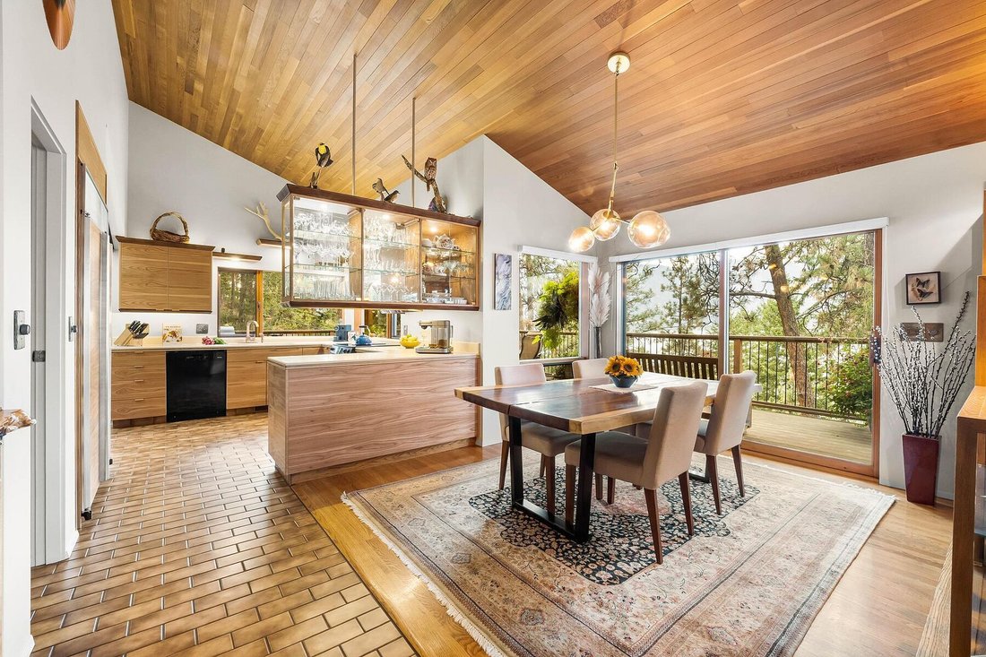 Private 5 Acre Estate In Kelowna, British Columbia, Canada For Sale