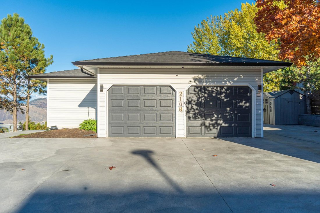 Fantastic Rancher With Stunning Views In Kamloops, British Columbia