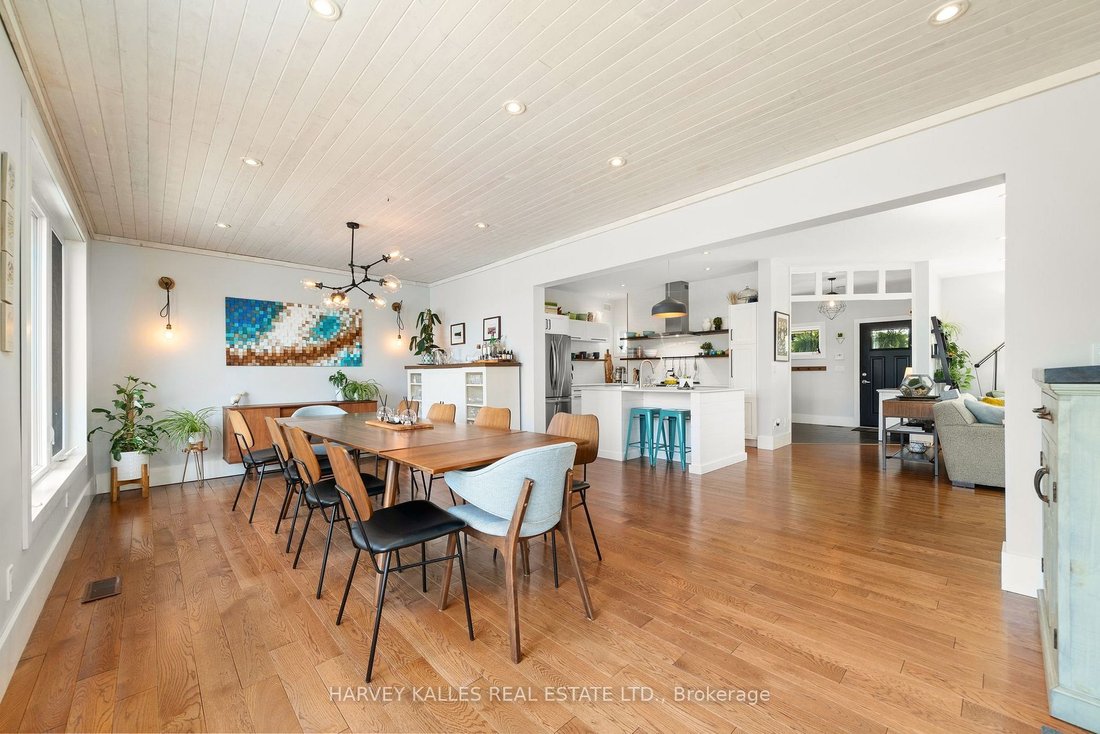 Waterfront Oasis On South Bay In Milford, Ontario, Canada For Sale