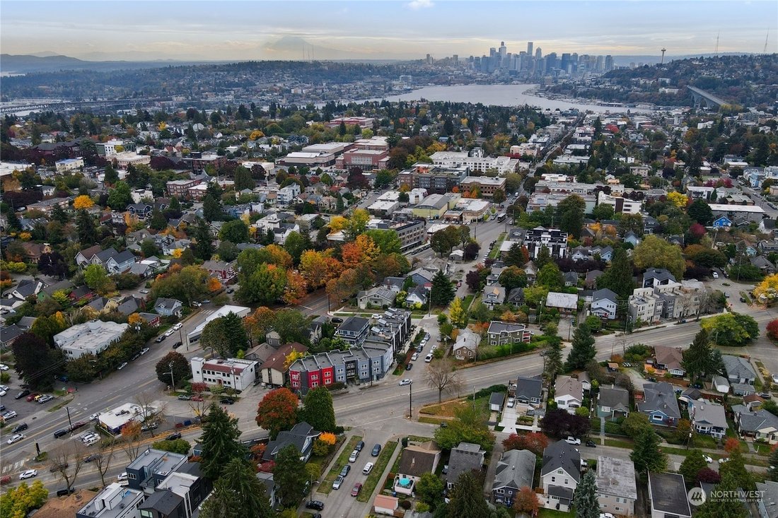 1302 N 49th St In Seattle, Washington, United States For Sale (14834434)