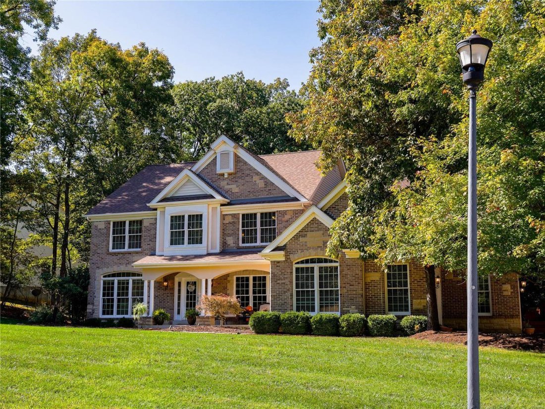 16335 Sheffield Point In Ballwin, Missouri, United States For Sale