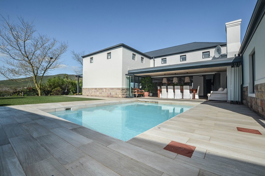 Modern Contemporary On The Fairway In Cape Town, Western Cape, South