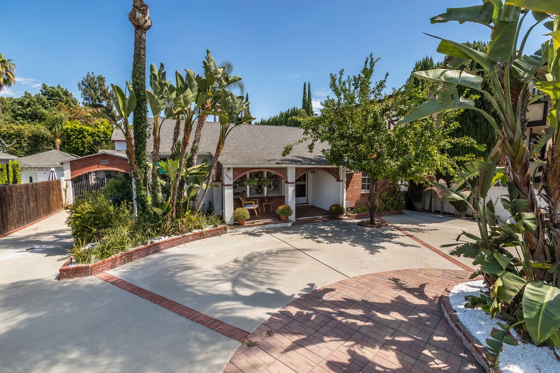 5408 Morella Avenue In Los Angeles, California, United States For Sale