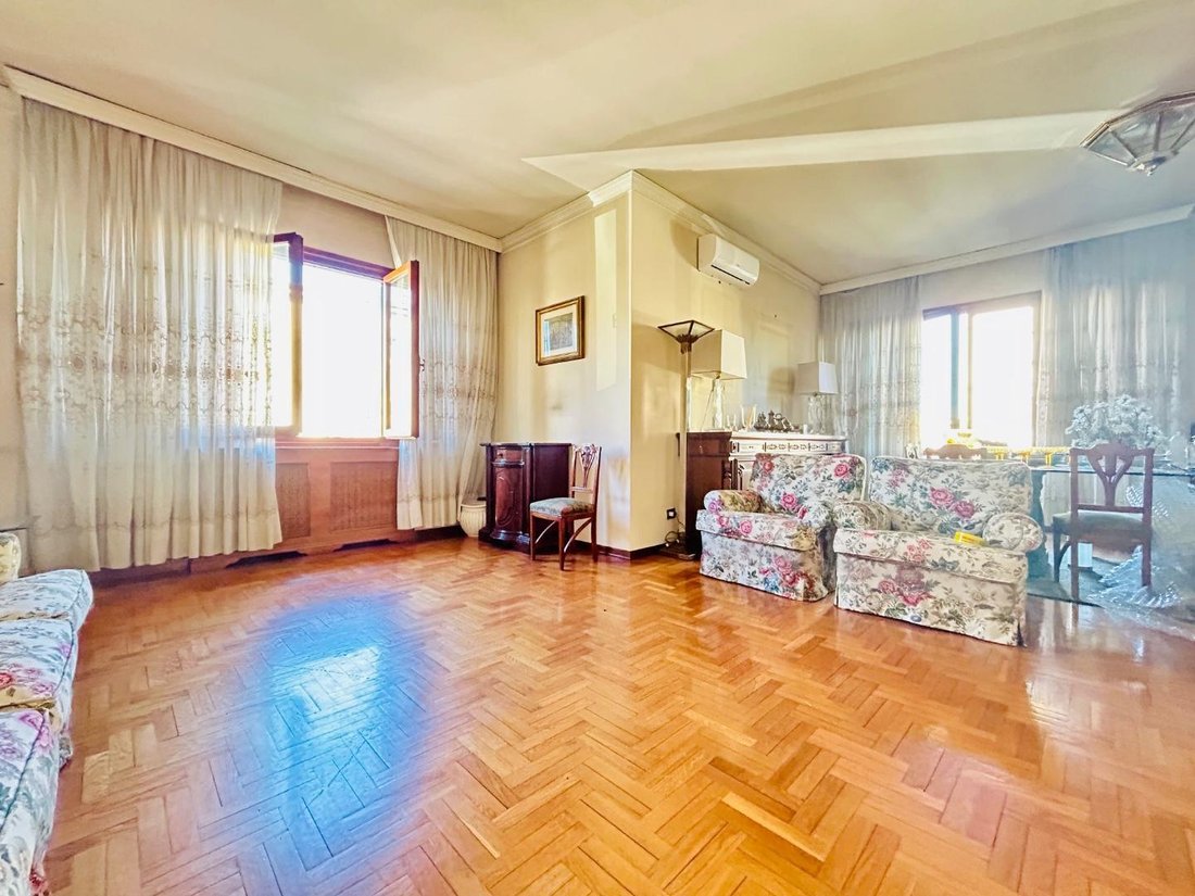 Villa in Hospital Zone, Empoli, Tuscany 2 - 14841625
